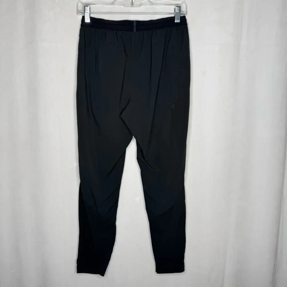 NIKE / black dri-fit lightweight flex essential track pants / S